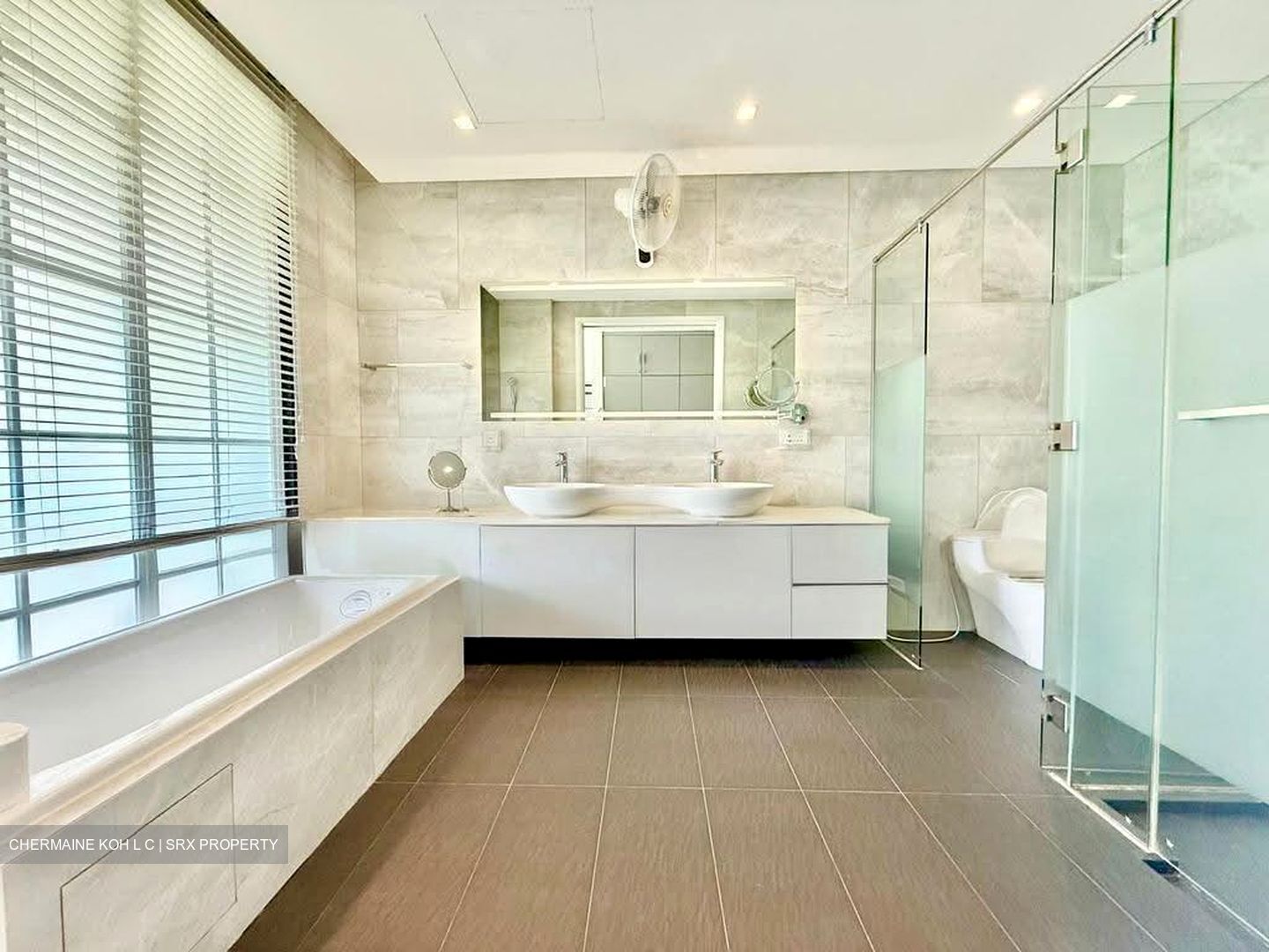 Mountbatten Road (D15), Terrace #608502511